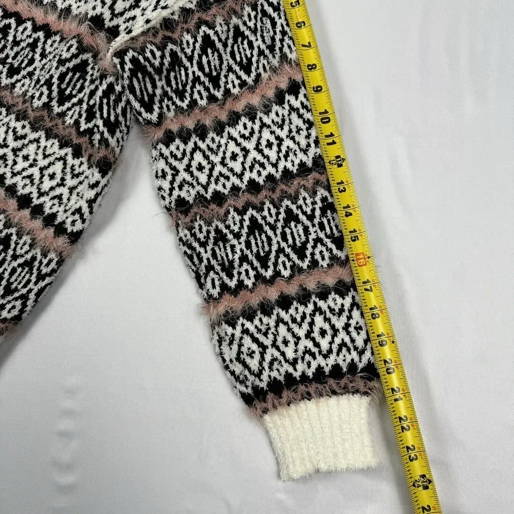 Arizona Jean Company Cozy Knit Sweater Crew Neck Size Medium Geometric Pattern